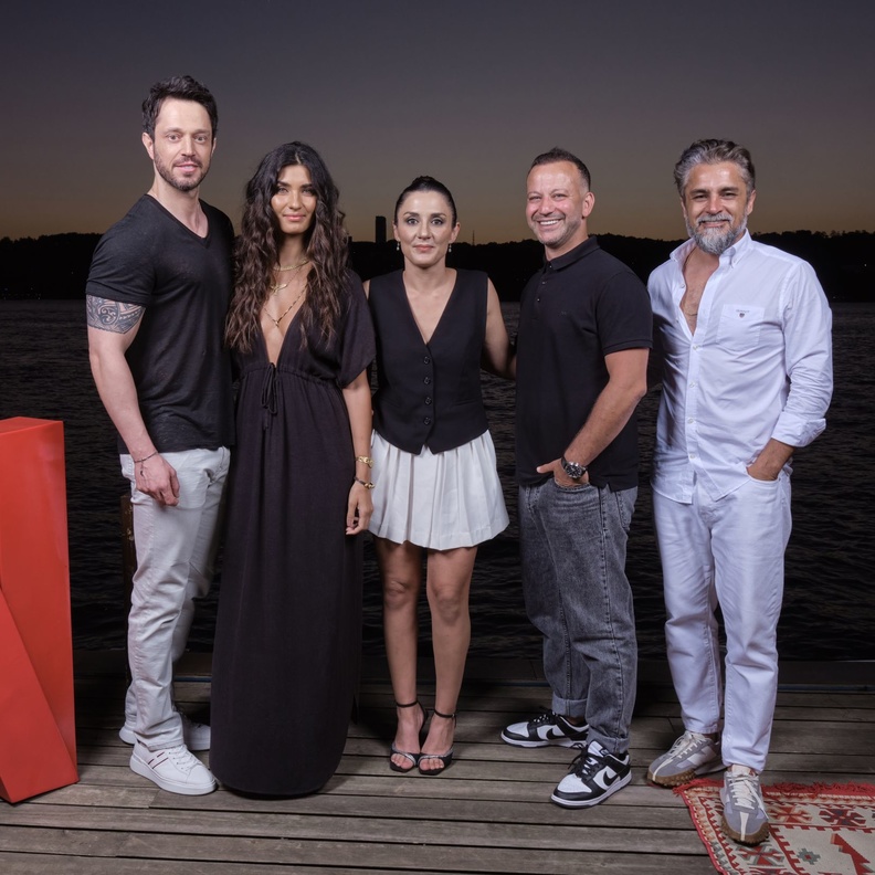 مسلسل ذاتٌ أُخرى "Another Self"