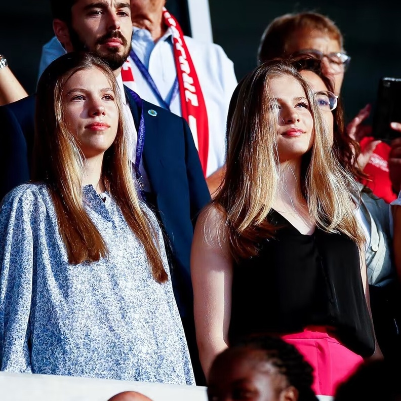 الأميرتان ليونور وصوفيا تشجعان منتخبهما الوطني بطولة أمم أوروبا للسيدات