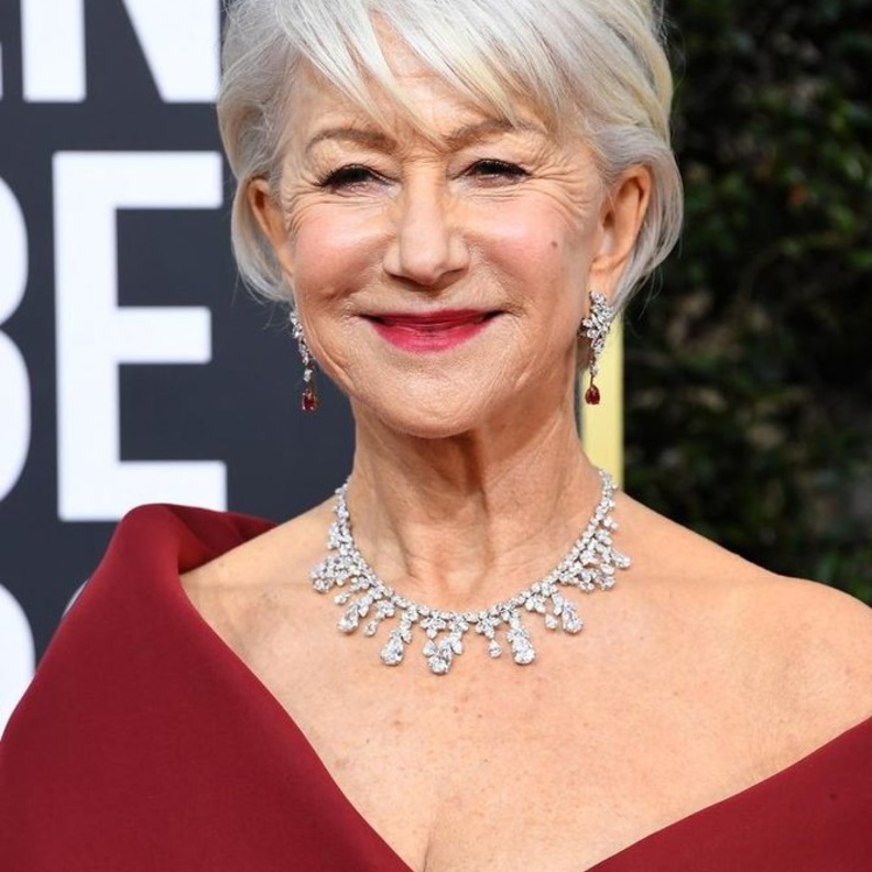  هيلين ميرين Helen Mirren بمجوهرات من توقيع Harry Winston