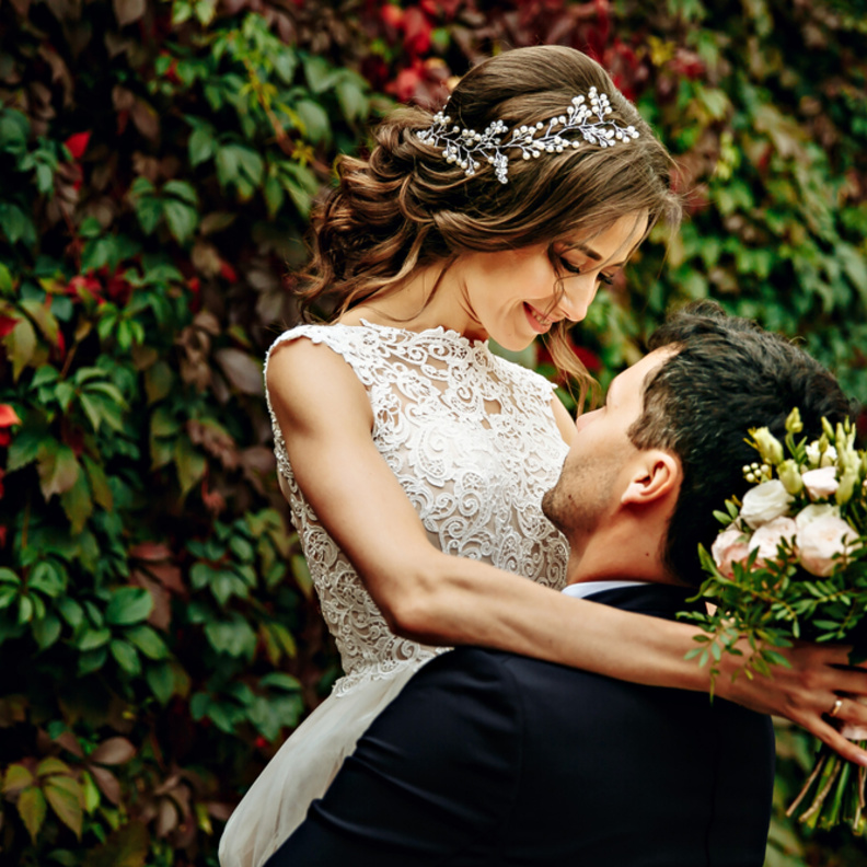 5 تقاليد زفاف جديدة لحفلات الزفاف العصرية