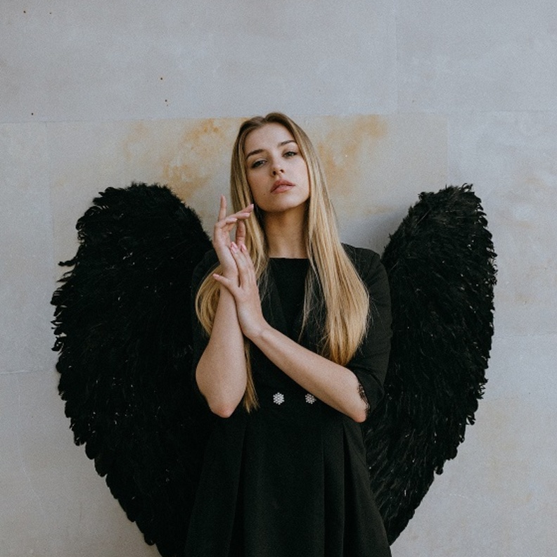 كيف تتعافى المرأة من علاقة حبّ سامة ومؤذية؟