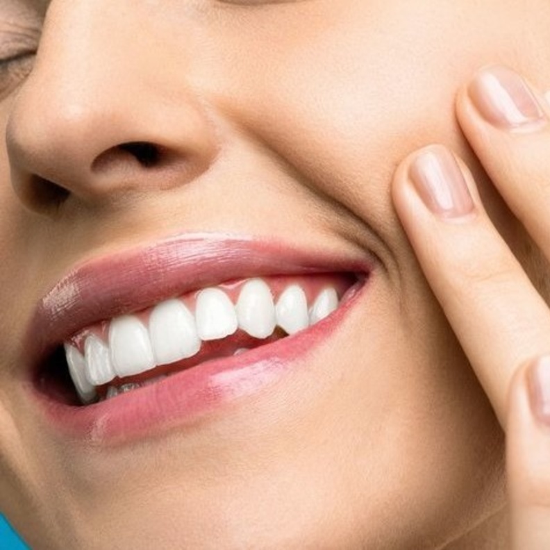 إحصلي على أسنان بيضاء قبل حلول عيد الأضحى بوصفات طبيعية سريعة