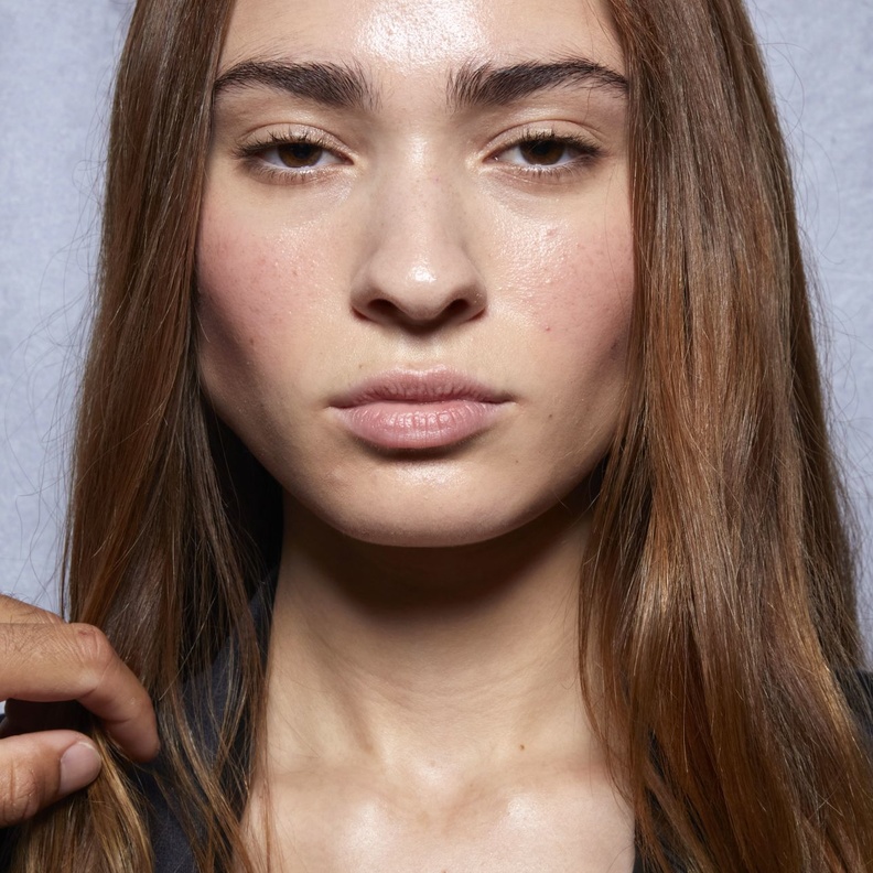 فوائد ماسك الموز مع اللبن للحصول على شعر ناعم هذا الصيف