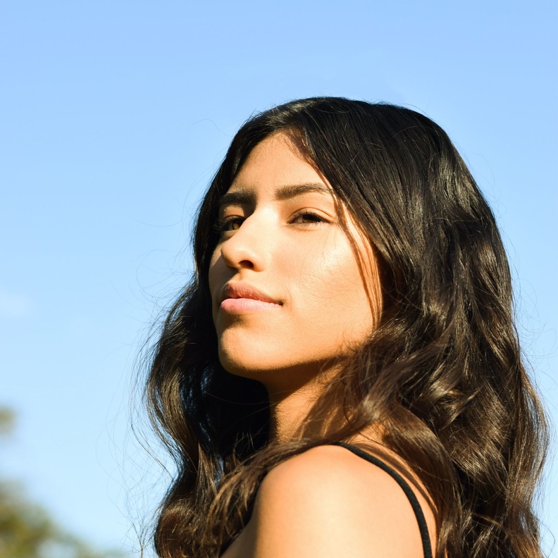 طريقة علاج الشعر الجاف بالخلطات الطبيعية المجربة