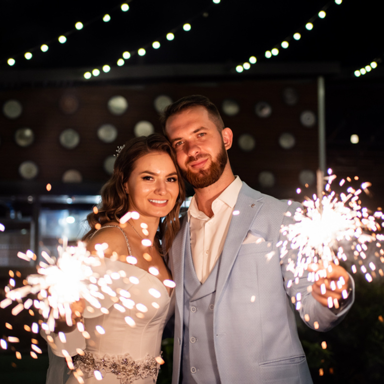 أفكار رائعة لإضافة الألعاب النارية لحفل زفافك