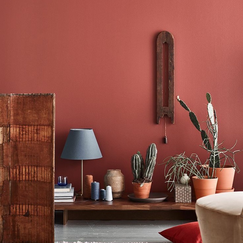 أحواض النياتات تستحضر سحر الطبيعية الصيفية إلى الديكور