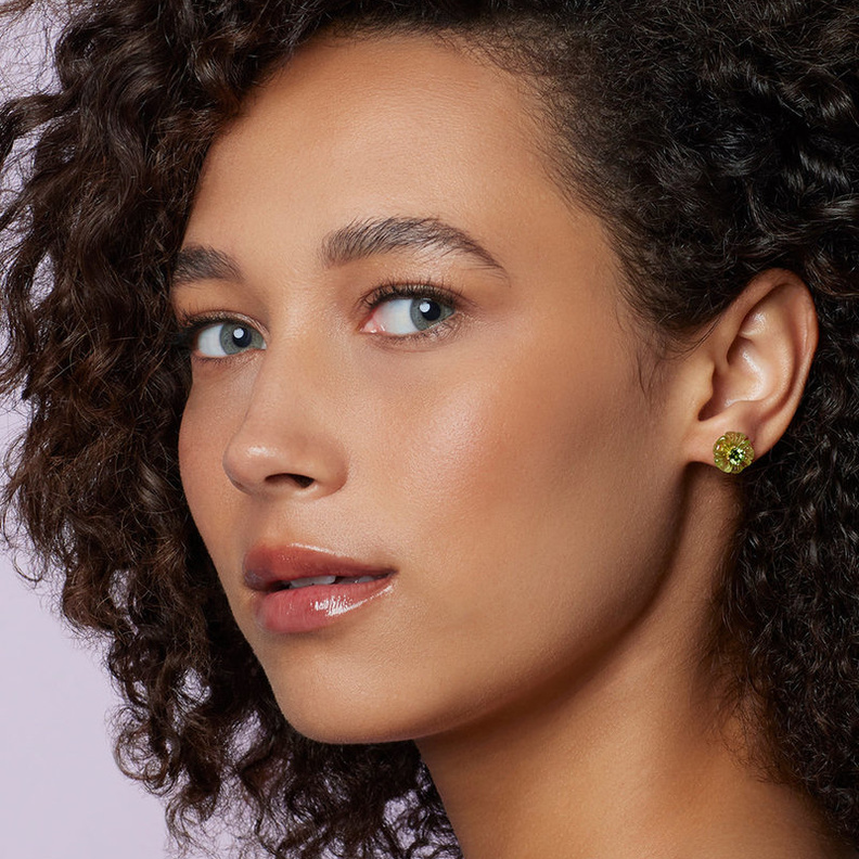 أروع المجوهرات المرصعة بالزبرجد لشهر أغسطس 