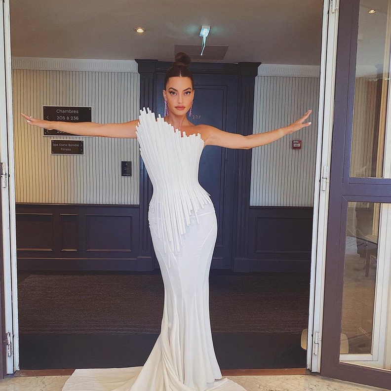 موديلات فساتين سهرة طويلة مستوحاة من كارن وازن 