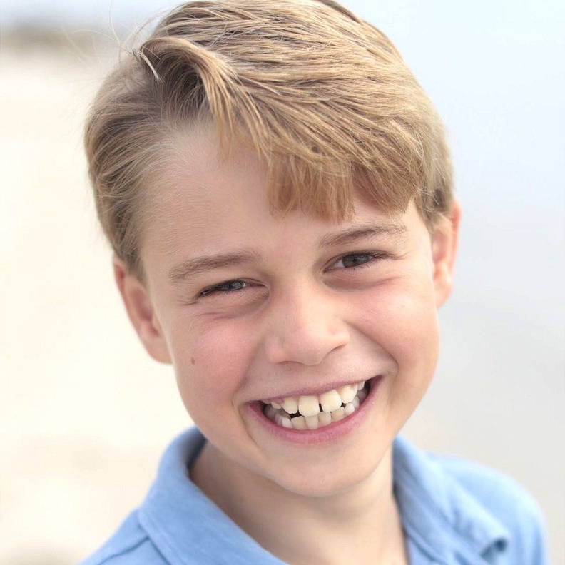 الأمير جورج تلقى دعوة من طفلة صغيرة لحضور حفل عيد ميلادها