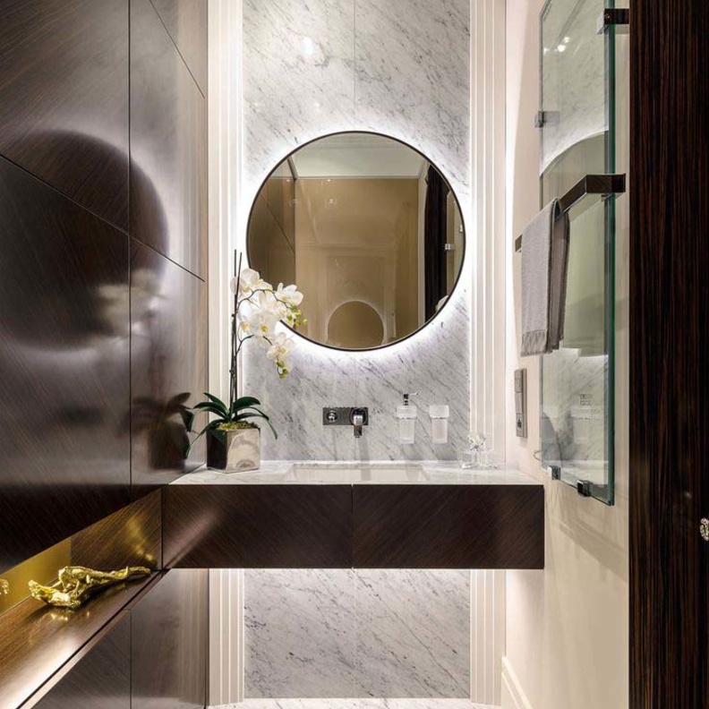 الرخام لحمامات صغيرة وفخمة