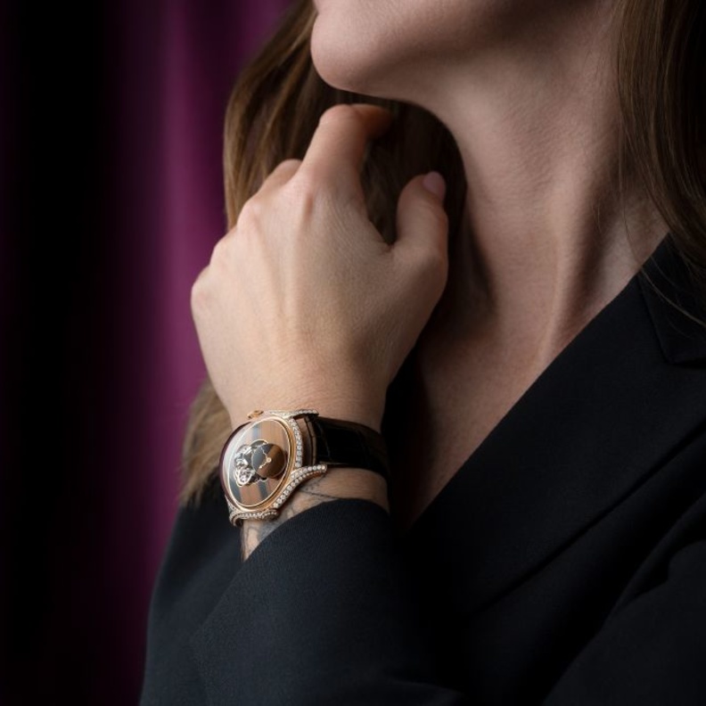 الساعات ذات المينا الشفافة: أكثر أناقة من أي وقت مضى