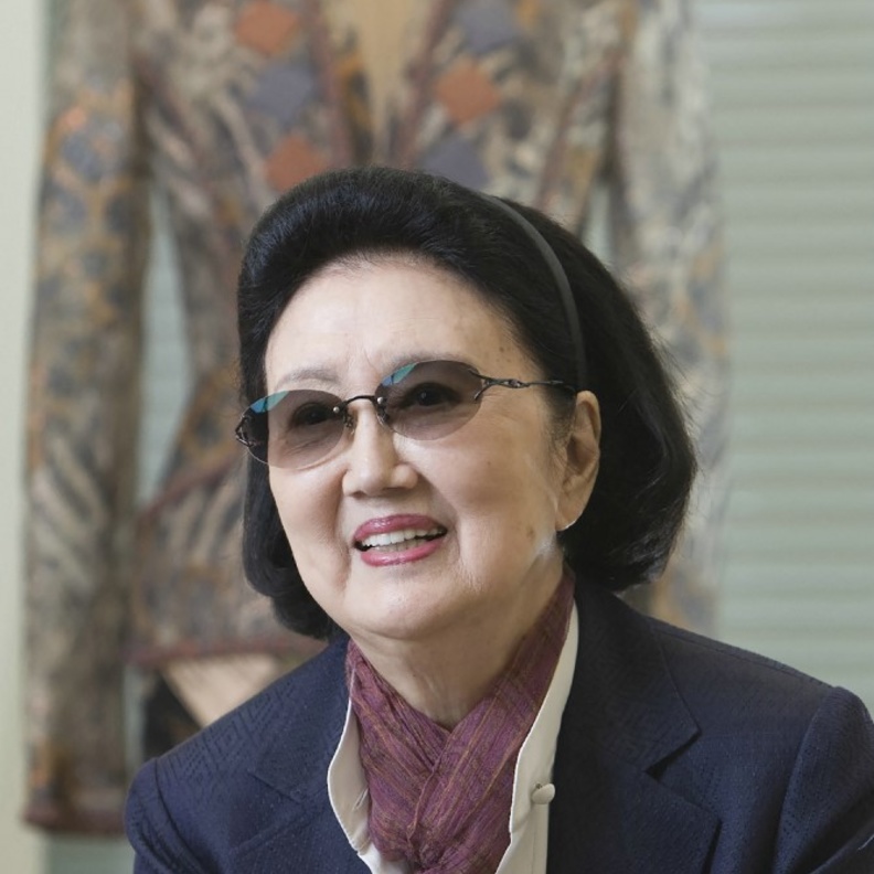 الصورة التقطت في 22 يونيو 2011 تظهر المصممة اليابانية الراحلة Hanae Mori في طوكيو