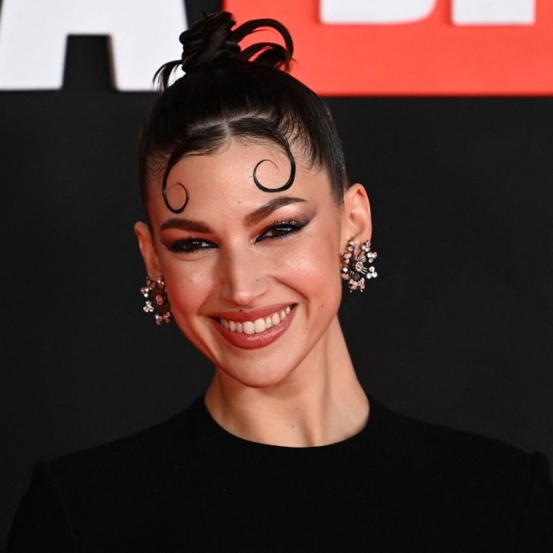 الممثلة الإسبانية أورسولا كوربيرو