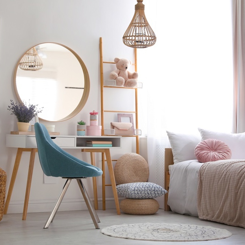 وفقاً لخبراء الفينغ شوي.. أسباب تمنعك من وضع السرير تحت النافذة في غرفة النوم