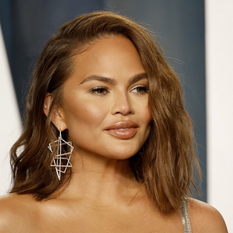 تسريحات شعر كيرلي كاريه بأسلوب كريسي تايغن