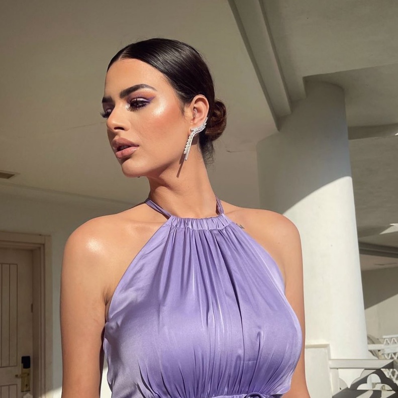 تسريحات عرايس بأسلوب الكعكة المنخفضة المشدودة على طريقة هنادي مهنا