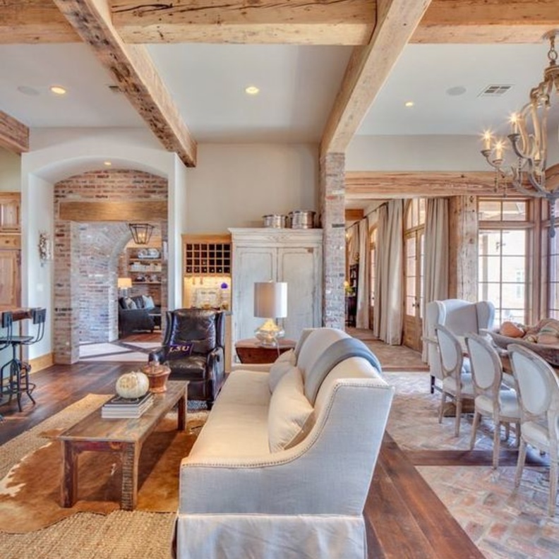 أين نضع الأريكة في غرفة المعيشة؟ .. طرق لتحسين تدفق طاقة الفينغ شوي في غرفة المعيشة