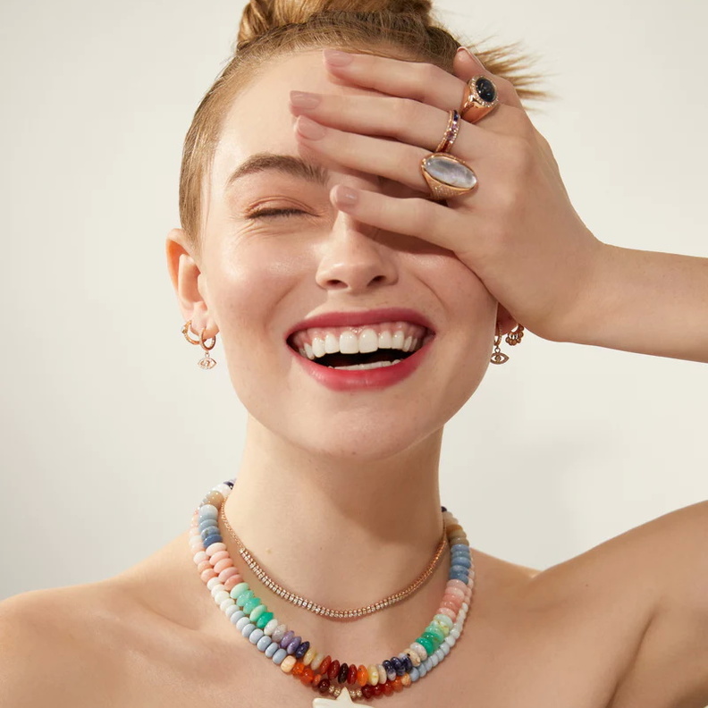 خاتم  RAINBOW SPIKE SAPPHIRE AND DIAMOND من JACQUIE AICHE