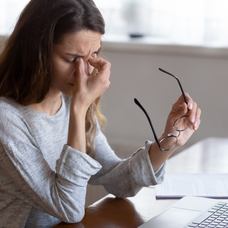 هذا ما يفعله الافراط في استخدام الاجهزة الالكترونية بالصحة