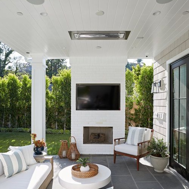 طرق رائعة لوضع شاشة في فناء المنزل .. أفكار تلفزيون في الهواء الطلق