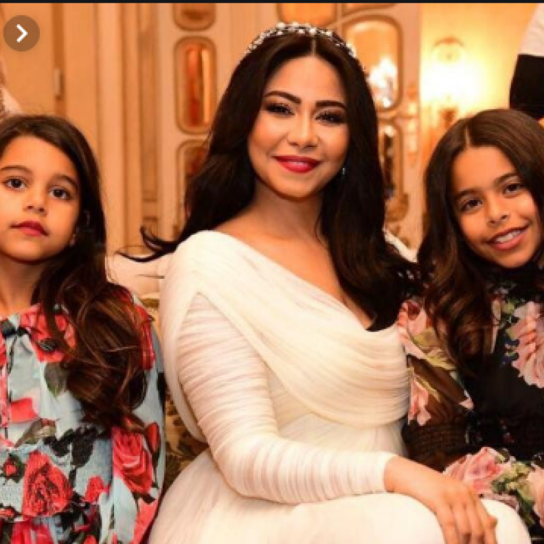 شيرين عبد الوهاب وبناتها في حفل زفافها