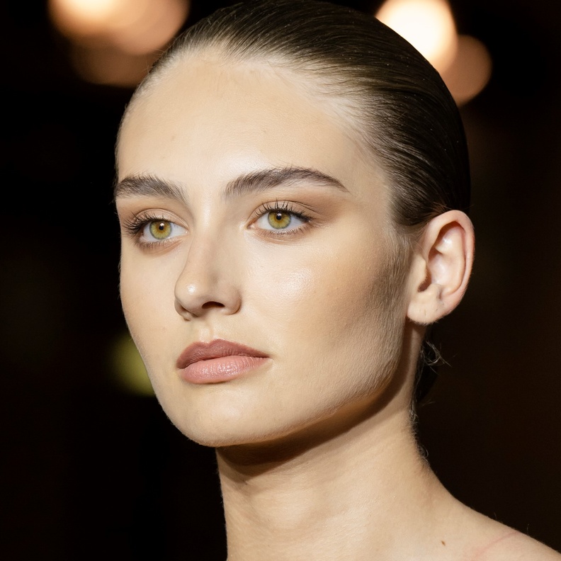 لبشرة شابة طوال العمر . . استخدمي هذا الزيت الطبيعي