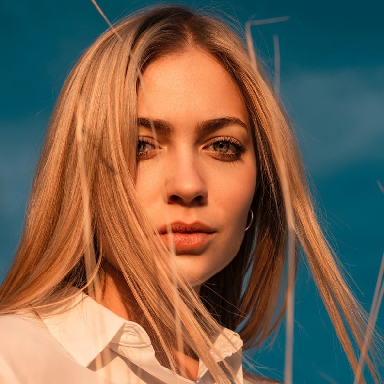 مادة وصفات طبيعية من الهيل لعلاج قشرة الشعر والتهابات فروة الرأس