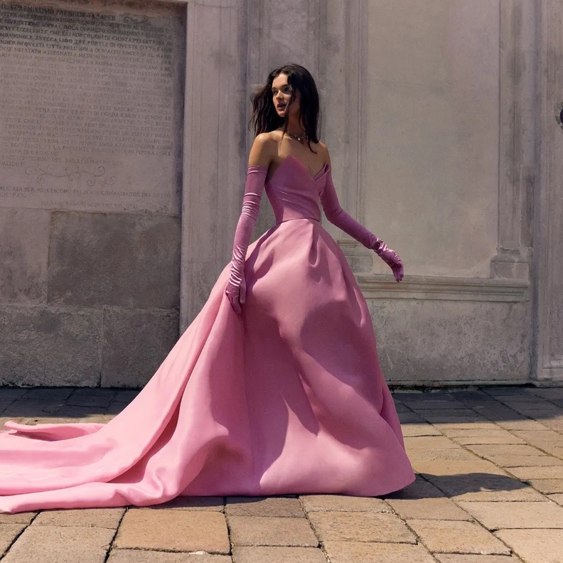 فساتين خطوبة منفوشة@moniquelhuillier