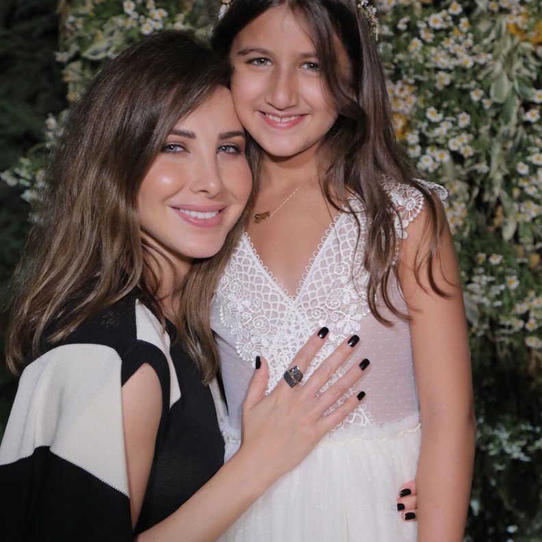 فستان ابيض لابنة نانسي عجرم إيلا بمناسبة عيد ميلادها