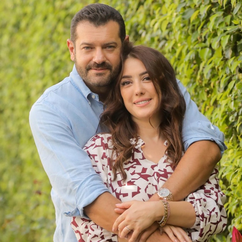 كندة علوش مع عمرو يوسف