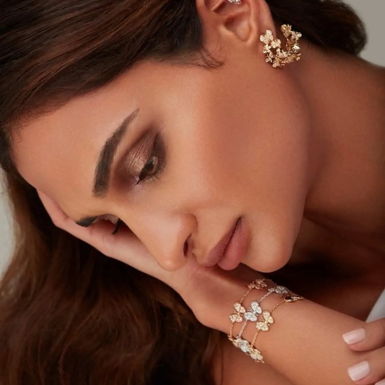 مجوهرات راقية من مصممات اماراتيات بمناسبة يوم المرأة الاماراتية