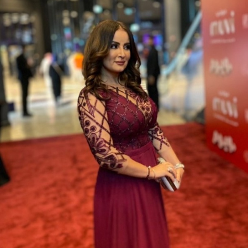 "مروة محمد" تحضر العرض الخاص لفيلم "90 يوم" في الرياض