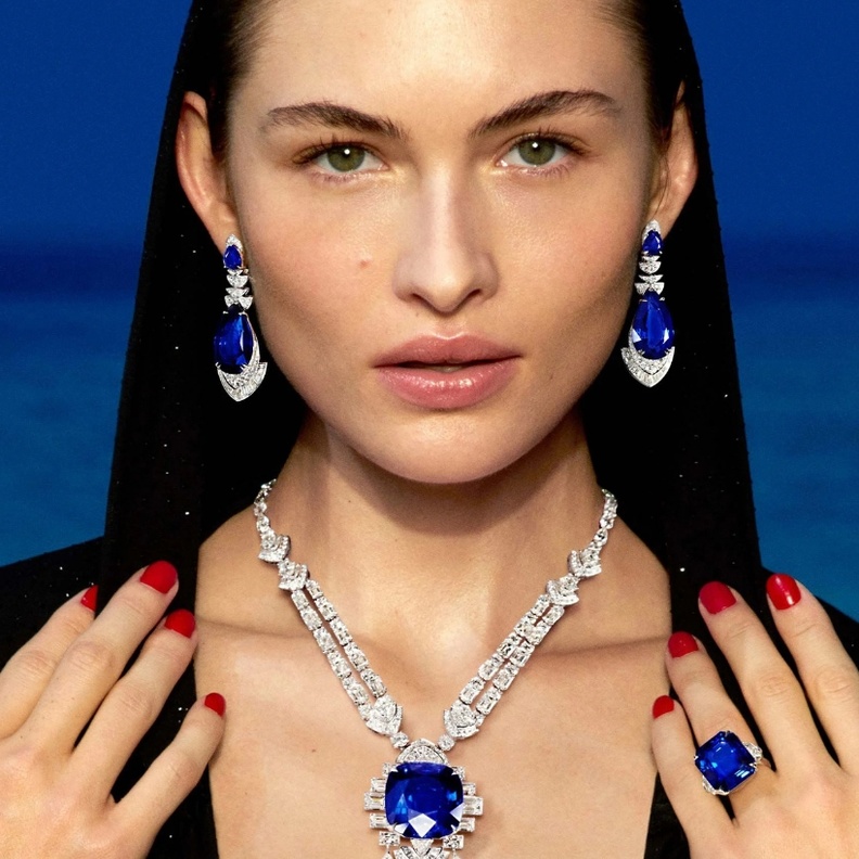 معلومات عن حجر الياقوت الأزرق حجر البخت لشهر سبتمبر وأفخم مجوهرات الياقوت