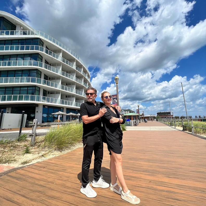 من أطول الزيجات الناجحة زواج  عابد فهد من زينة اليازجي