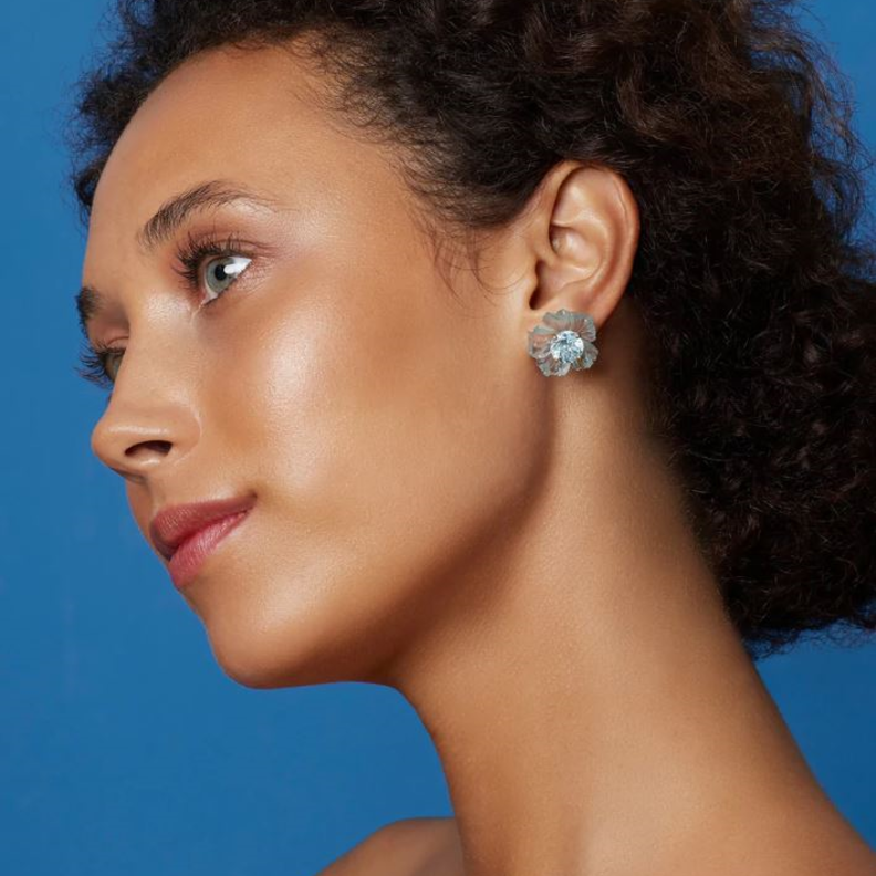 من مجموعة The Tropical Flower لإيرين نيويرث