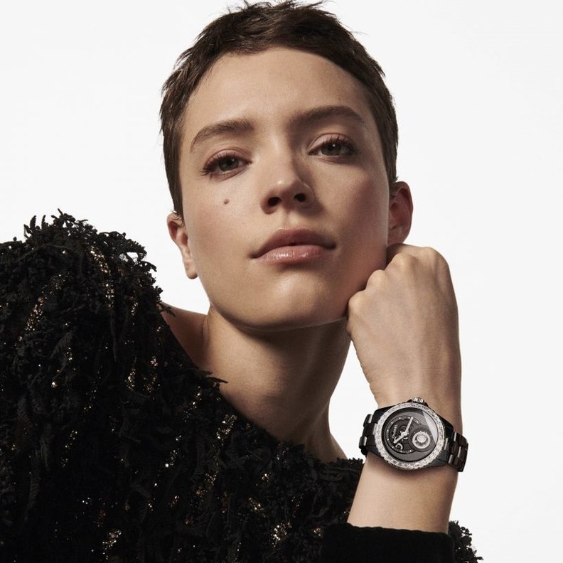 نظرة إلى ماضي الكريستال الياقوتي في الساعات