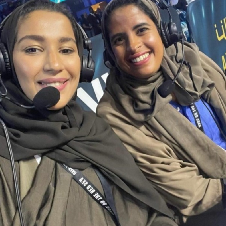 نوف اليوسف وفاطمة النعيمي تعلقان على أول نزال نسائي عالمي في الملاكمة على أرض المملكة