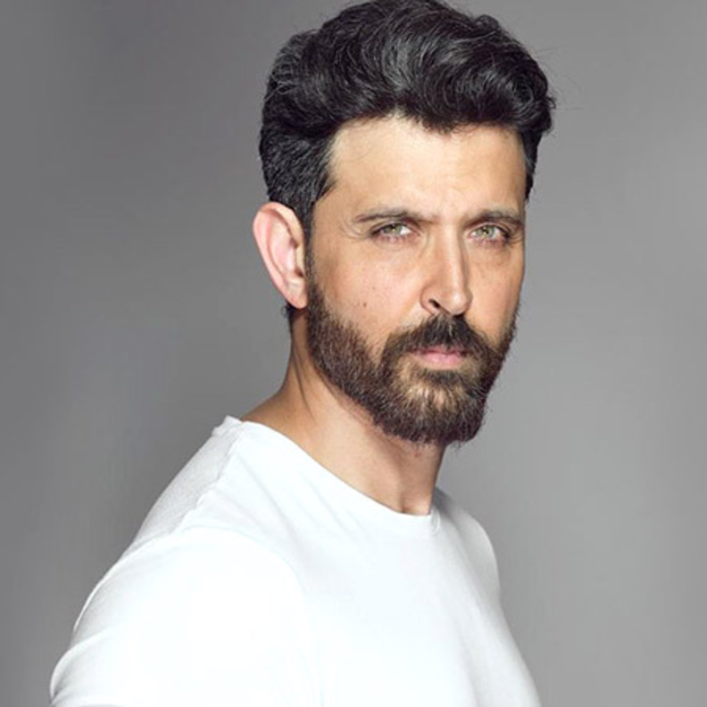 هريثيك روشان يصف فيلم عامر خان الجديد بالمذهل ويدعو معجبيه لمشاهدته