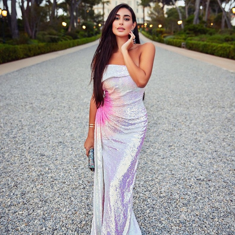 أزياء الترتر الموضة التي سيطرت على اطلالات النجمات العربيات مؤخراً 