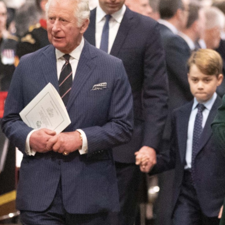 الأمير تشارلز منزعج من ابنه الأمير ويليام 