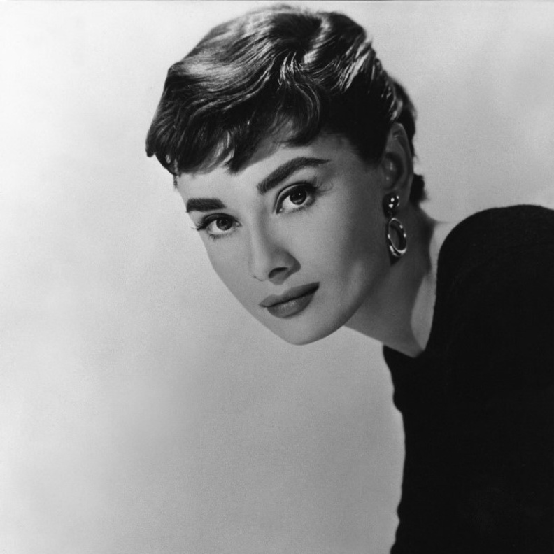 أسرار جمالية خالدة على طريقة الأيقونة أودري هيبورن Audrey Hepburn