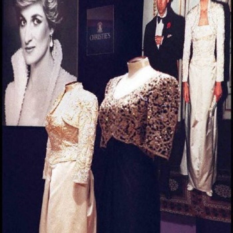 اللّدي ديانا أيقونة مميّزة في عالم الموضة والأزياء بإطلالات خالدة في الذاكرة