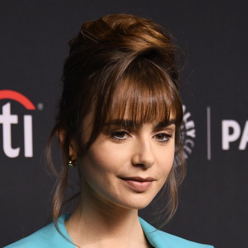 تسريحات شعر ورسمات مكياج تناسب الصبايا بأسلوب ليلي كولينز..إليك الخطوات