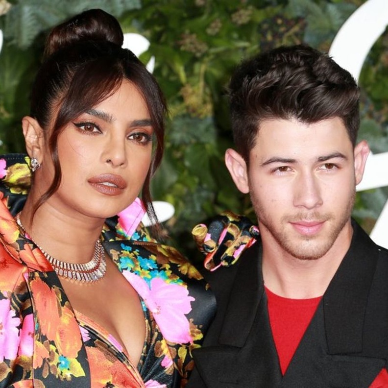 بريانكا تشوبرا تشارك زوجها المسرح في مهرجان المواطن العالمي