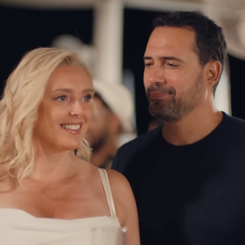 ظافر العابدين وزوجته