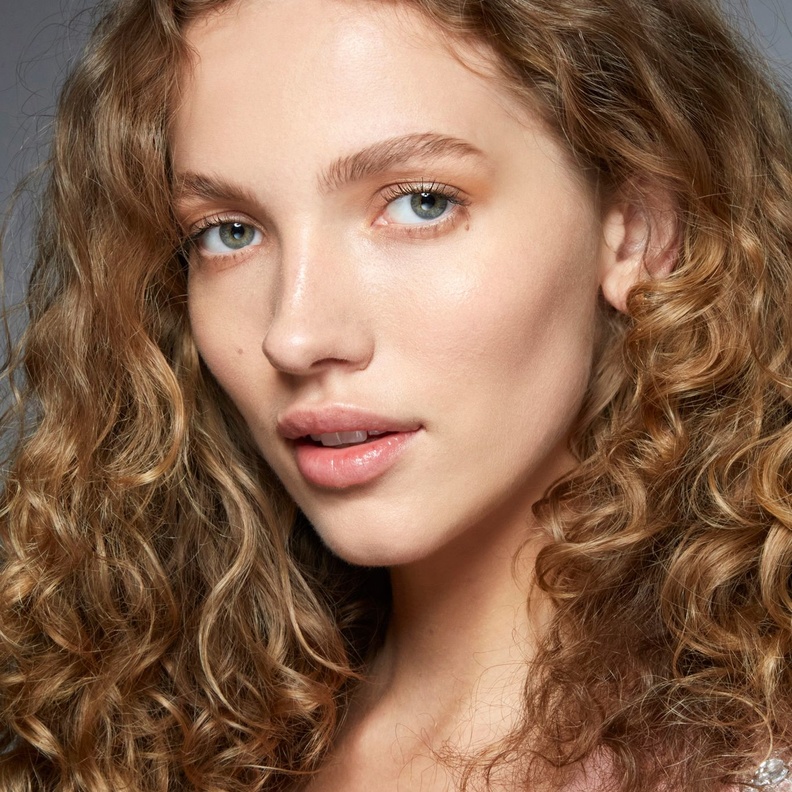 تعرفي إلى أسباب تجعد شعرك وكيفية التغلب على ذلك