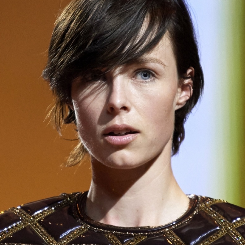 تعرّفي على أفضل كريمات لشد الرقبة المترهلة وحيل بسيطة لتطبيقها