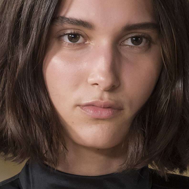 أفضل الطرق لتقشير الوجه وتجديد الخلايا