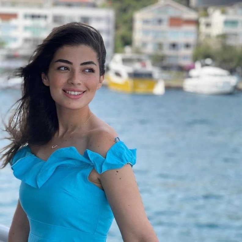 ليلى أحمد زاهر تعلن إصابتها بمتحور "أوميكرون"