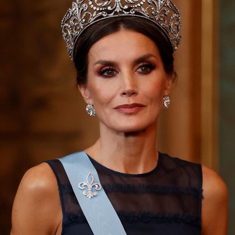 تاج Fleur de Lys Tiara أفخم تيجان الملكة ليتيزيا